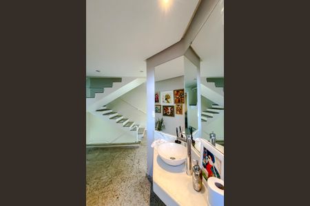 Casa à venda com 500m², 5 quartos e 8 vagas Casa à venda com 500m², 5 quartos e 8 vagasLavabo 2