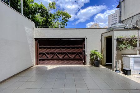 Casa à venda com 500m², 5 quartos e 8 vagas Casa à venda com 500m², 5 quartos e 8 vagasGaragem