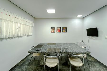 Casa à venda com 500m², 5 quartos e 8 vagas Casa à venda com 500m², 5 quartos e 8 vagasCozinha