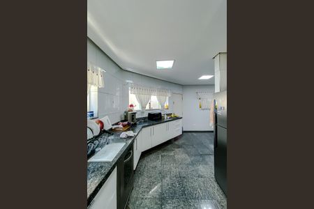 Casa à venda com 500m², 5 quartos e 8 vagas Casa à venda com 500m², 5 quartos e 8 vagasCozinha