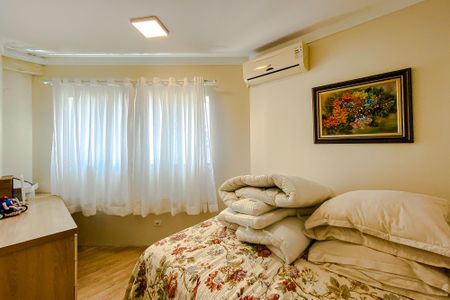 Casa à venda com 500m², 5 quartos e 8 vagas Casa à venda com 500m², 5 quartos e 8 vagasSuíte 2