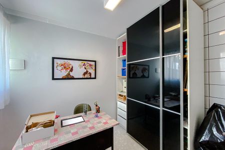 Casa à venda com 500m², 5 quartos e 8 vagas Casa à venda com 500m², 5 quartos e 8 vagasQuarto de Serviço