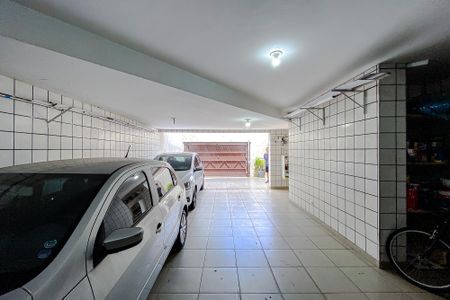 Casa à venda com 500m², 5 quartos e 8 vagas Casa à venda com 500m², 5 quartos e 8 vagasGaragem