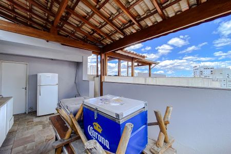 Casa à venda com 500m², 5 quartos e 8 vagas Casa à venda com 500m², 5 quartos e 8 vagasÁrea externa