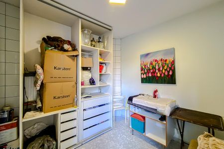 Casa à venda com 500m², 5 quartos e 8 vagas Casa à venda com 500m², 5 quartos e 8 vagasQuarto de Serviço