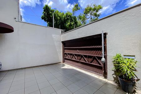 Casa à venda com 500m², 5 quartos e 8 vagas Casa à venda com 500m², 5 quartos e 8 vagasGaragem