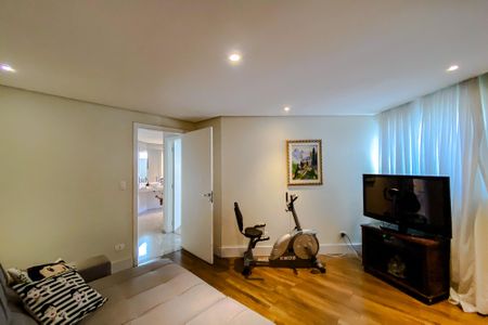 Casa à venda com 500m², 5 quartos e 8 vagas Casa à venda com 500m², 5 quartos e 8 vagasSala de TV