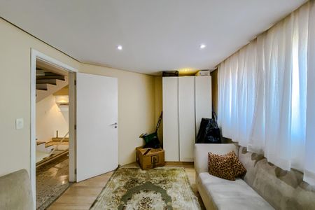 Casa à venda com 500m², 5 quartos e 8 vagas Casa à venda com 500m², 5 quartos e 8 vagasEscritório