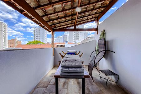 Casa à venda com 500m², 5 quartos e 8 vagas Casa à venda com 500m², 5 quartos e 8 vagasÁrea externa