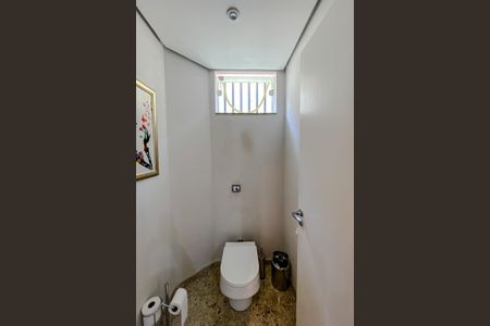 Casa à venda com 500m², 5 quartos e 8 vagas Casa à venda com 500m², 5 quartos e 8 vagasLavabo