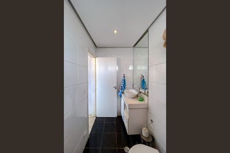 Casa à venda com 500m², 5 quartos e 8 vagas Casa à venda com 500m², 5 quartos e 8 vagasBanheiro da Área externa