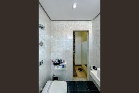 Casa à venda com 500m², 5 quartos e 8 vagas Casa à venda com 500m², 5 quartos e 8 vagasBanheiro da Suíte 3