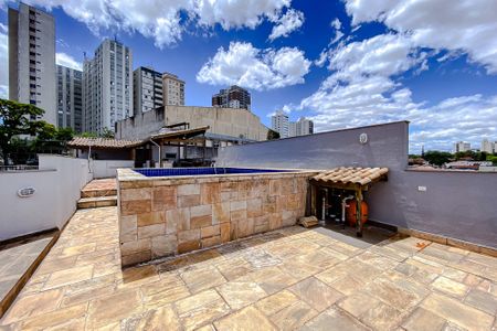 Casa à venda com 500m², 5 quartos e 8 vagas Casa à venda com 500m², 5 quartos e 8 vagasÁrea comum - Piscina