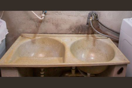 Casa à venda com 72m², 3 quartos e 1 vagaÁrea de Serviço