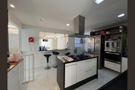 Casa de condomínio à venda com 260m², 4 quartos e 2 vagasCozinha