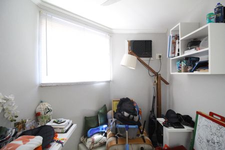 Casa de condomínio à venda com 260m², 4 quartos e 2 vagasEscritório