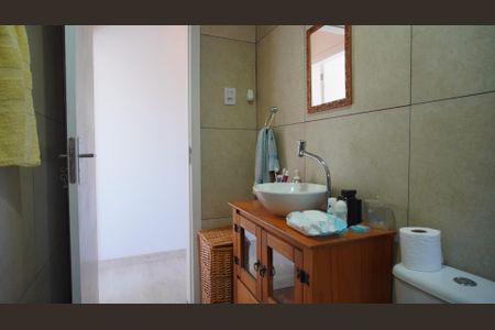 Casa para alugar com 190m², 4 quartos e 2 vagasBanheiro Corredor piso superior 