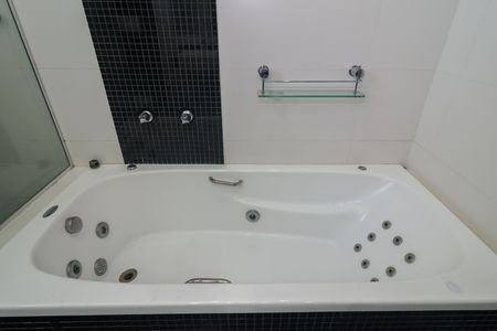 Apartamento para alugar com 148m², 3 quartos e 2 vagas Apartamento para alugar com 148m², 3 quartos e 2 vagasBanheiro da Suíte 1