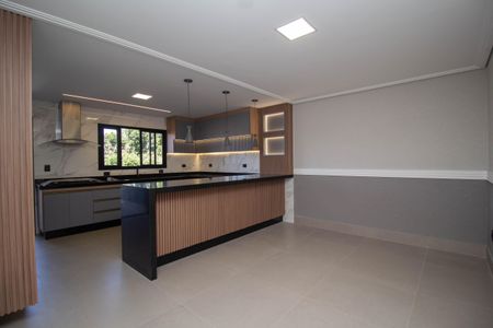 Casa à venda com 204m², 3 quartos e 4 vagas Casa à venda com 204m², 3 quartos e 4 vagasCopa