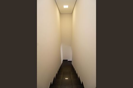 Casa à venda com 204m², 3 quartos e 4 vagas Casa à venda com 204m², 3 quartos e 4 vagasEscada