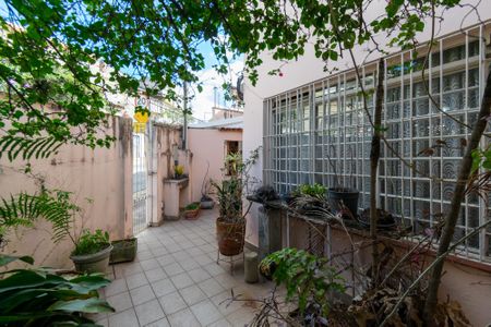Casa à venda com 169m², 3 quartos e 1 vaga Casa à venda com 169m², 3 quartos e 1 vagaQuintal