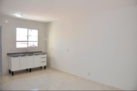 Sala/Cozinha de casa para alugar com 2 quartos, 65m² em Parque Sao Luis, São Paulo