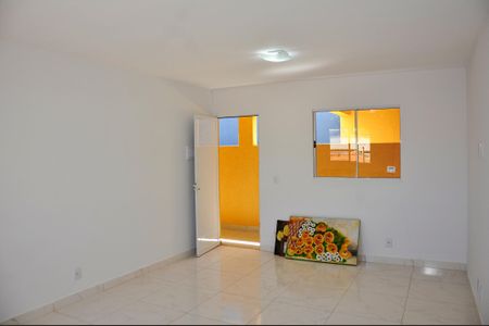 Sala/Cozinha de casa para alugar com 2 quartos, 65m² em Parque Sao Luis, São Paulo