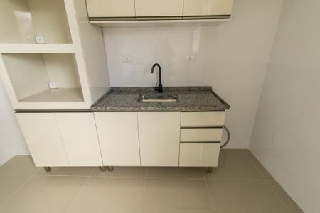 Sala/Cozinha de kitnet/studio para alugar com 1 quarto, 30m² em Jardim das Américas, Curitiba