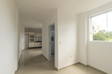 Quarto 1 de kitnet/studio para alugar com 1 quarto, 30m² em Jardim das Américas, Curitiba