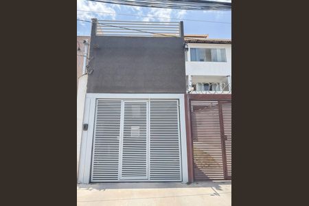 Casa para alugar com 160m², 4 quartos e 2 vagasFachada