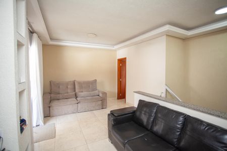 Sala 1 de casa para alugar com 4 quartos, 160m² em Europa, Contagem