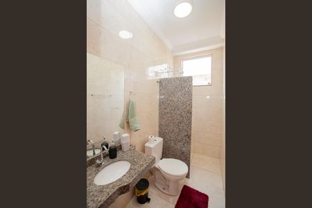 Casa para alugar com 160m², 4 quartos e 2 vagasBanheiro Social