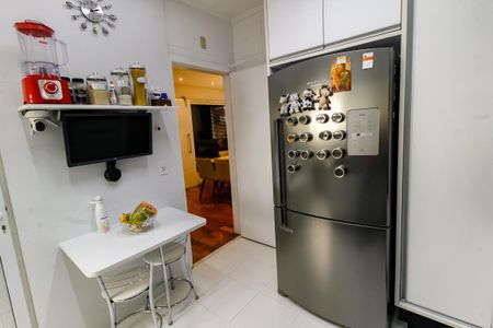 Apartamento à venda com 161m², 3 quartos e 4 vagasCozinha - Armários