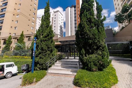 Apartamento à venda com 161m², 3 quartos e 4 vagasFachada e portaria