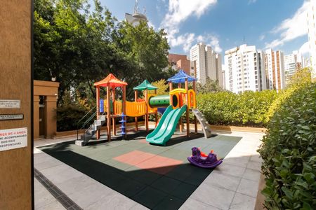 Apartamento à venda com 161m², 3 quartos e 4 vagasÁrea comum - Playground