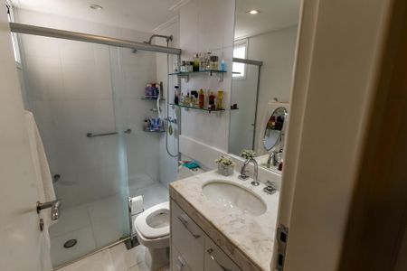 Apartamento à venda com 161m², 3 quartos e 4 vagasBanheiro da Suíte 2