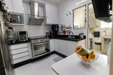 Apartamento à venda com 161m², 3 quartos e 4 vagasCozinha - Armários