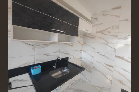 Cozinha de apartamento para alugar com 2 quartos, 44m² em Vila Pedra Branca, São Paulo
