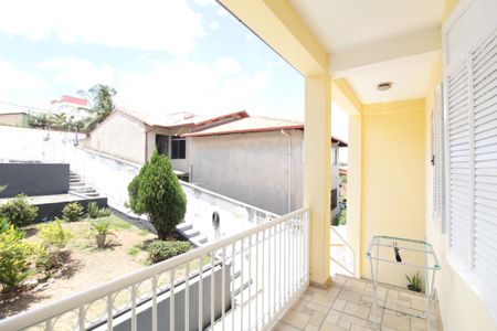 Casa para alugar com 160m², 4 quartos e 4 vagasVaranda