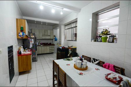 Casa à venda com 300m², 3 quartos e sem vaga Casa à venda com 300m², 3 quartos e sem vagaCozinha