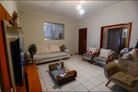 Casa à venda com 300m², 3 quartos e sem vaga Casa à venda com 300m², 3 quartos e sem vagaSala