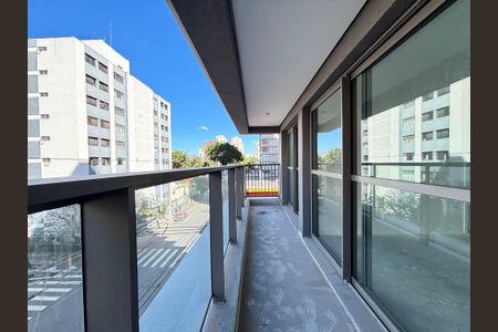 Apartamento à venda com 66m², 2 quartos e 1 vaga Apartamento à venda com 66m², 2 quartos e 1 vagaVaranda