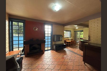 Casa para alugar com 290m², 4 quartos e 1 vagaSala