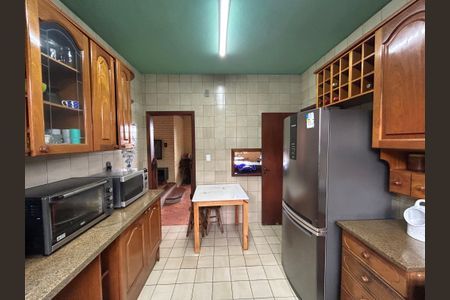 Casa para alugar com 290m², 4 quartos e 1 vagaCozinha