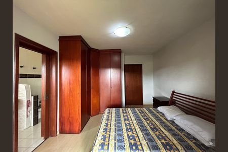 Casa para alugar com 290m², 4 quartos e 1 vagaSuíte