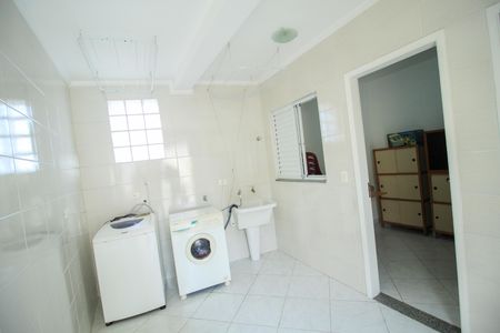 Casa à venda com 127m², 3 quartos e 2 vagas Casa à venda com 127m², 3 quartos e 2 vagasÁrea de Serviço