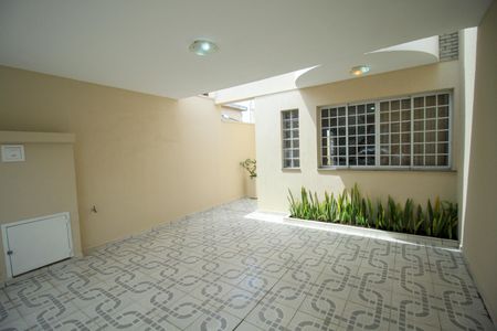 Casa à venda com 127m², 3 quartos e 2 vagas Casa à venda com 127m², 3 quartos e 2 vagasGaragem