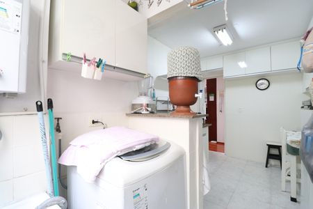 Apartamento à venda com 67m², 2 quartos e sem vagaCozinha e Área de Serviço