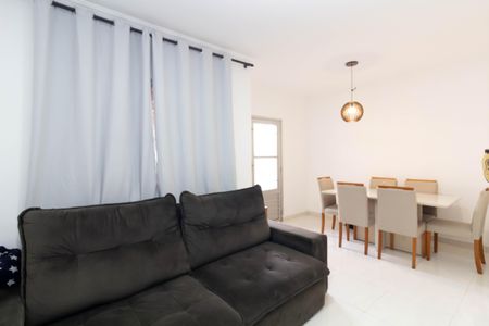 Casa de condomínio à venda com 68m², 2 quartos e 1 vaga Casa de condomínio à venda com 68m², 2 quartos e 1 vagaSala