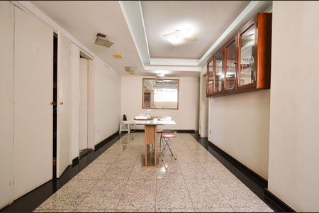 Apartamento à venda com 247m², 4 quartos e 2 vagas Apartamento à venda com 247m², 4 quartos e 2 vagasSala de Jantar